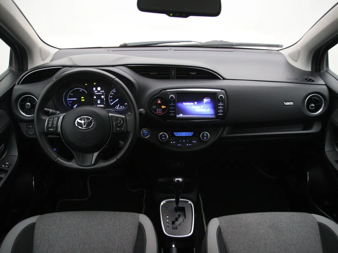 TOYOTA YARIS Active 