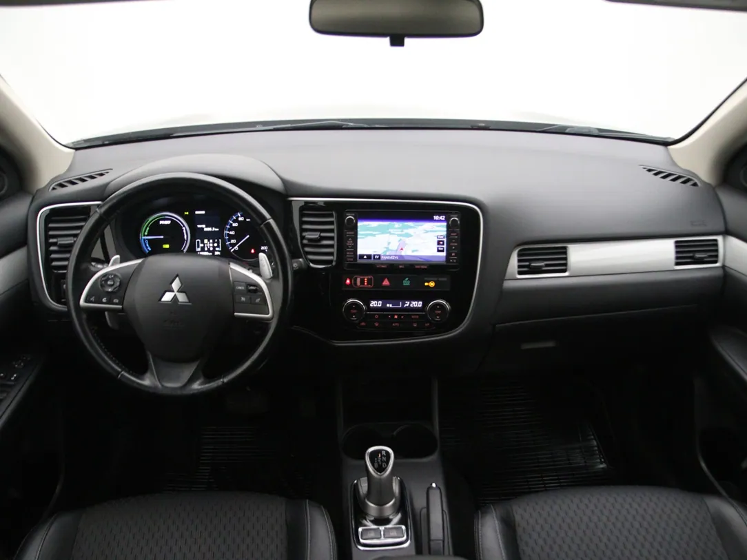 MITSUBISHI OUTLANDER Business Edition X-Line
