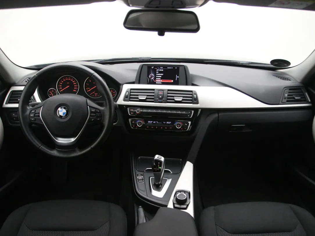 BMW 320 Advantage