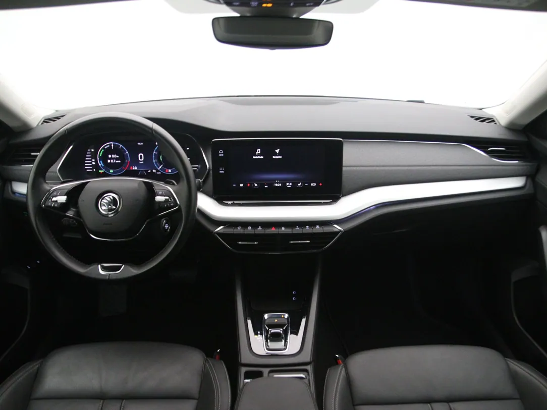 SKODA OCTAVIA Business+