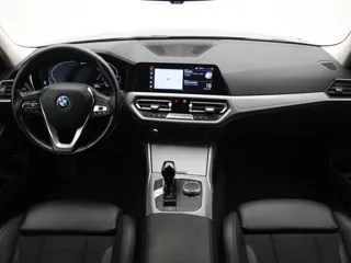 BMW 320 Advantage