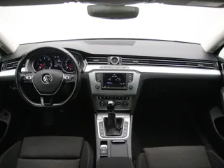 VOLKSWAGEN PASSAT B8 Business Edition