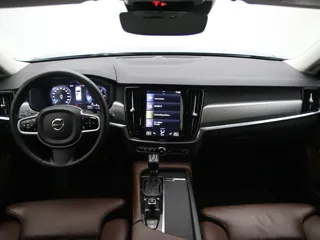 VOLVO V90 Momentum
