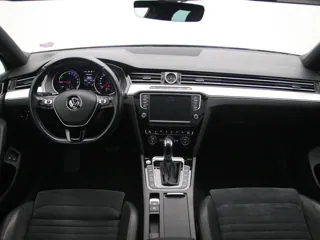 VOLKSWAGEN PASSAT B8 GTE Highline
