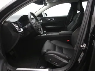 VOLVO V60 MHEV Momentum Advantage