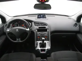 PEUGEOT 5008 Style