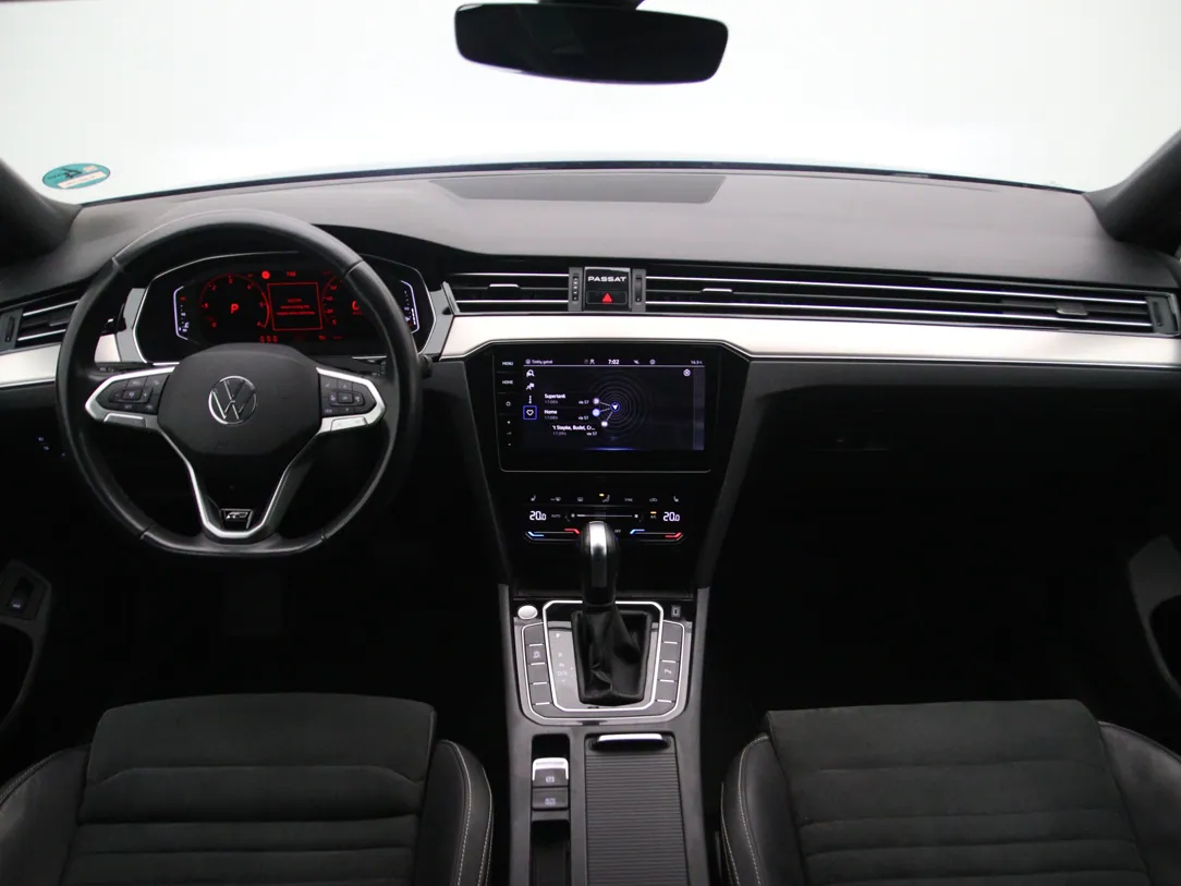 VOLKSWAGEN PASSAT B8 R-Line Business +