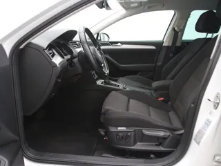 VOLKSWAGEN PASSAT B8 Comfortline Business