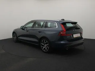 VOLVO V60 Momentum