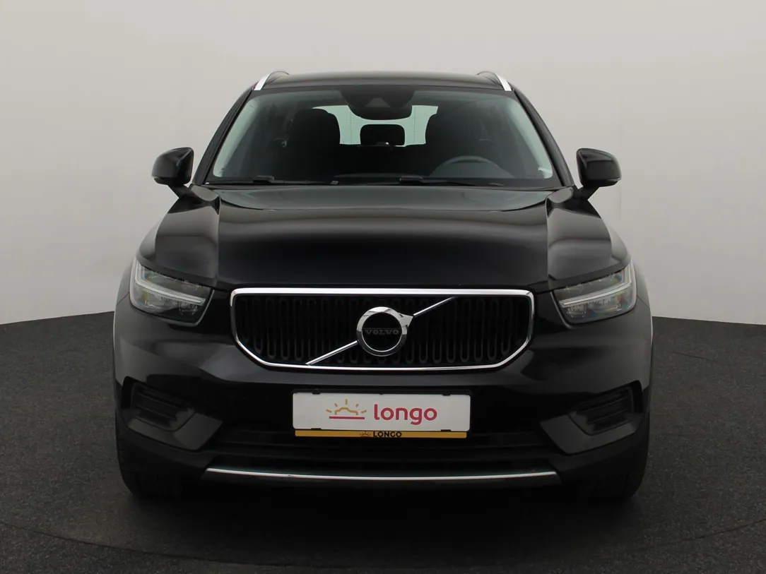 VOLVO XC40 Momentum Pro