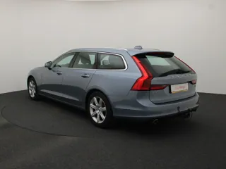 VOLVO V90 Momentum