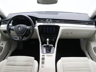 VOLKSWAGEN PASSAT B8 Highline Business