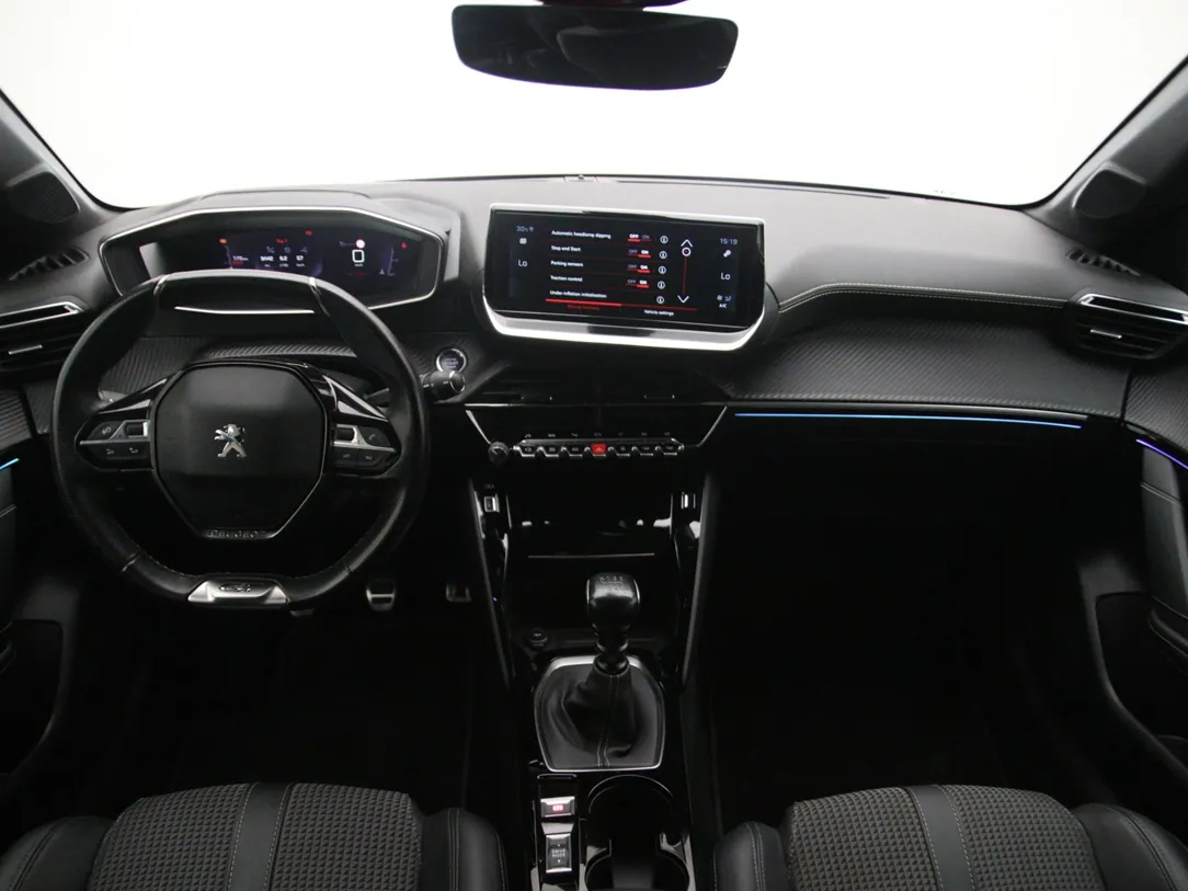 PEUGEOT 208 GT