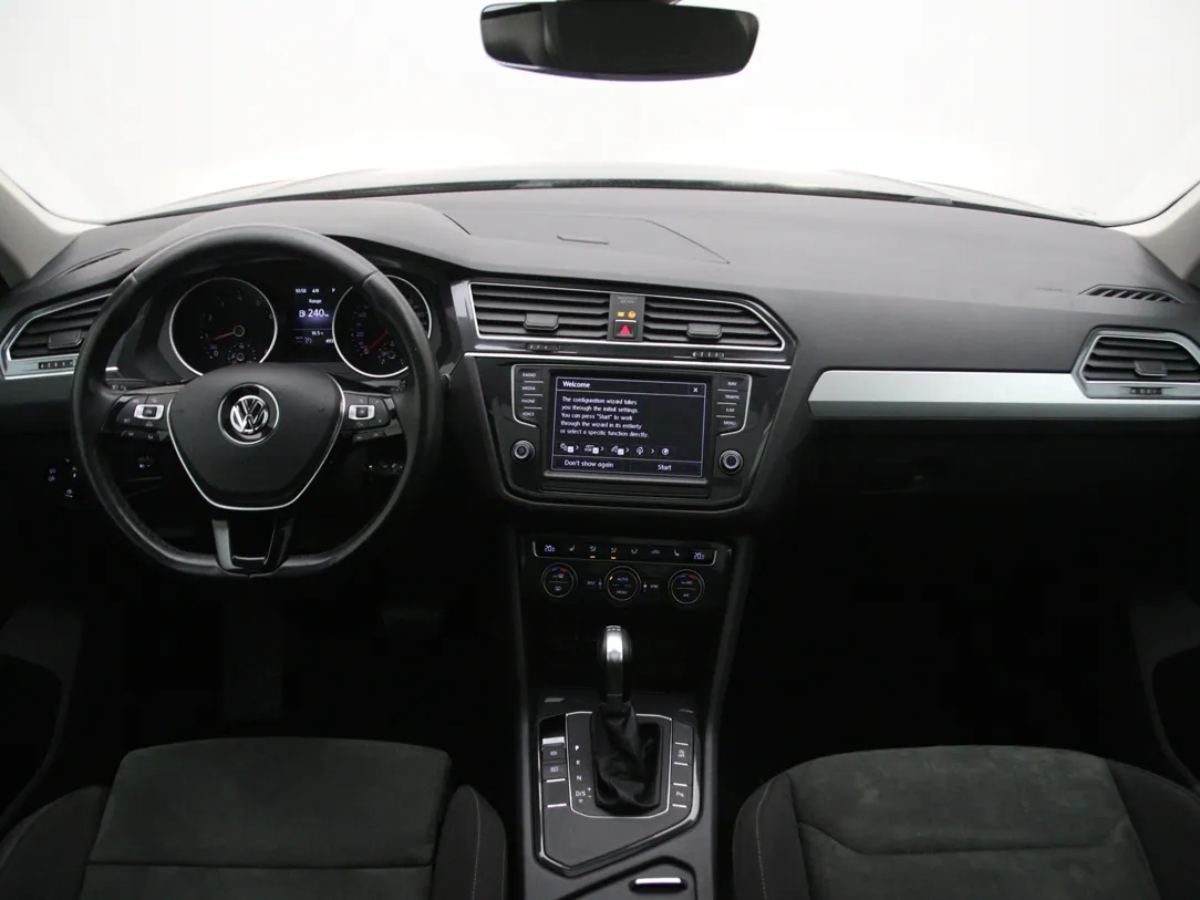 VOLKSWAGEN TIGUAN Connected Series