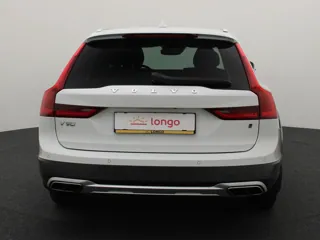 VOLVO V90 Cross Country Momentum