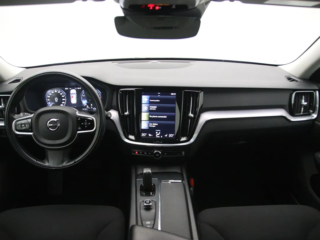 VOLVO V60 Momentum Advantage