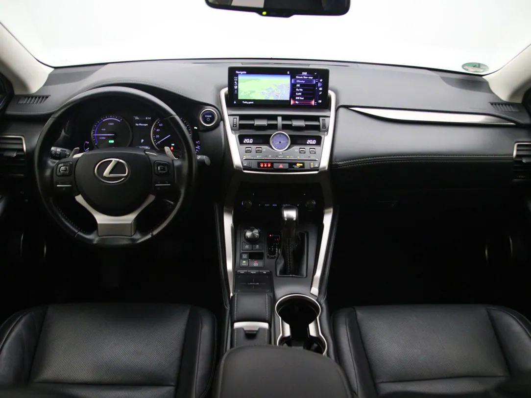 LEXUS NX300H Luxury Line