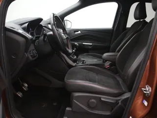 FORD KUGA ST Line