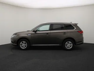 MITSUBISHI OUTLANDER Pure