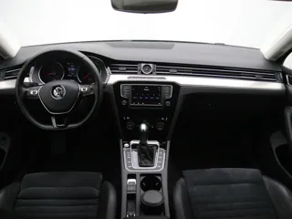 VOLKSWAGEN PASSAT B8 Highline