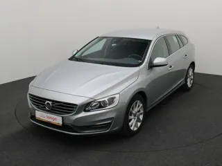 VOLVO V60 Momentum