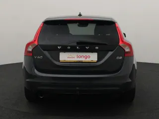 VOLVO V60 Momentum