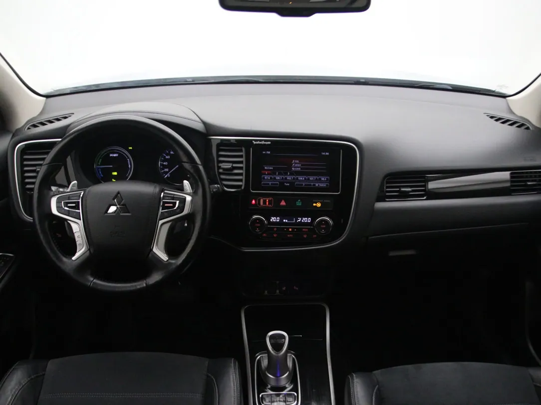 MITSUBISHI OUTLANDER Premium