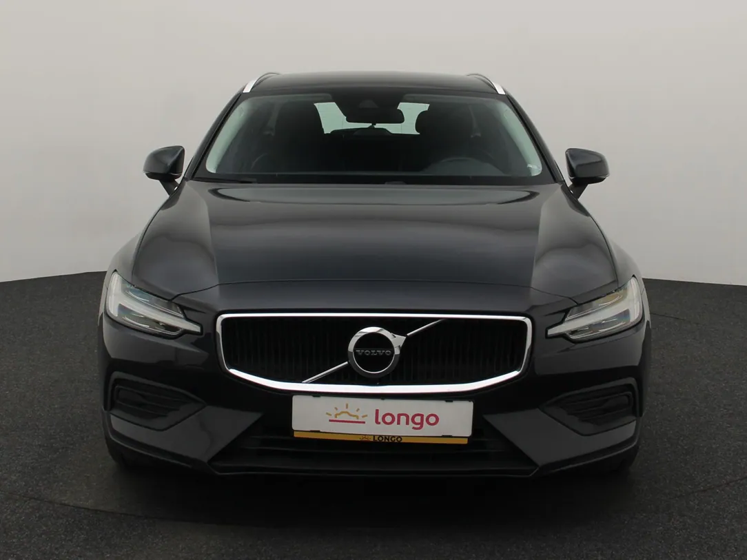 VOLVO V60 Momentum