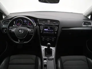 VOLKSWAGEN GOLF 7 Connected Series