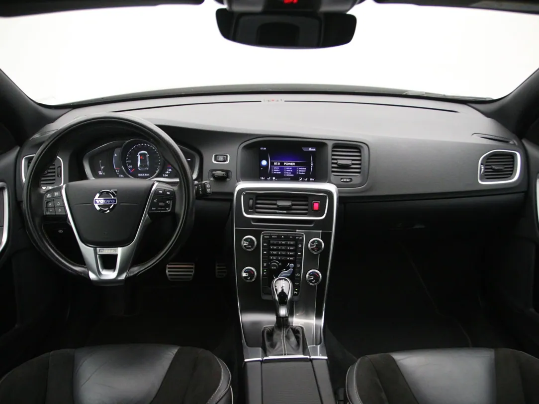 VOLVO V60 Business Sport