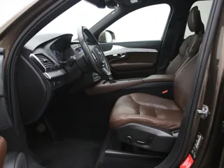 VOLVO XC90 Momentum
