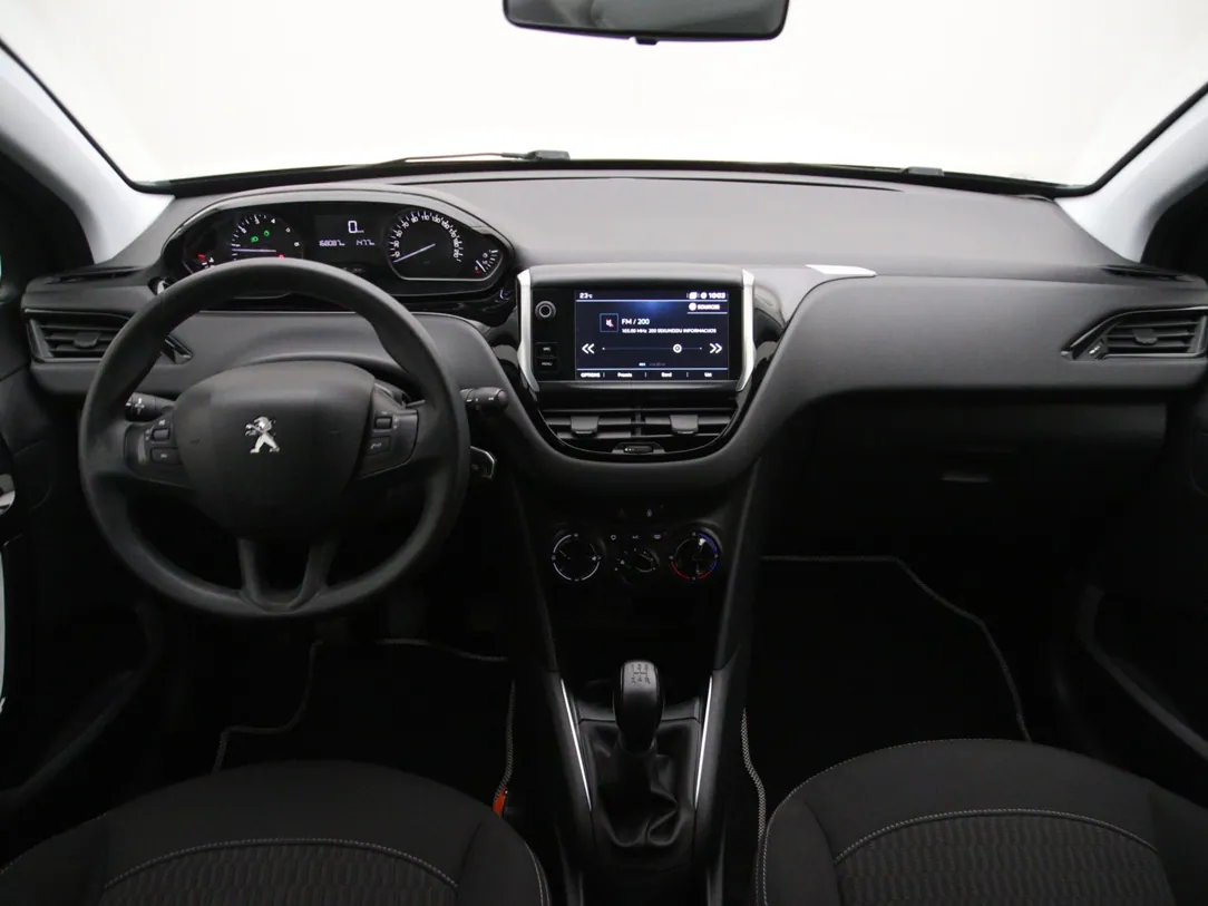 PEUGEOT 208 Lion