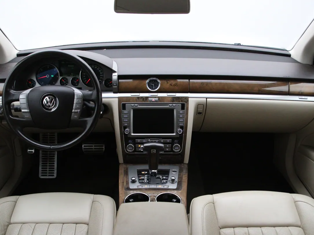VOLKSWAGEN PHAETON