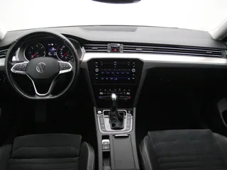VOLKSWAGEN PASSAT B8 Elegance Business