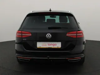 VOLKSWAGEN PASSAT B8 Highline