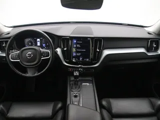 VOLVO XC60 Momentum