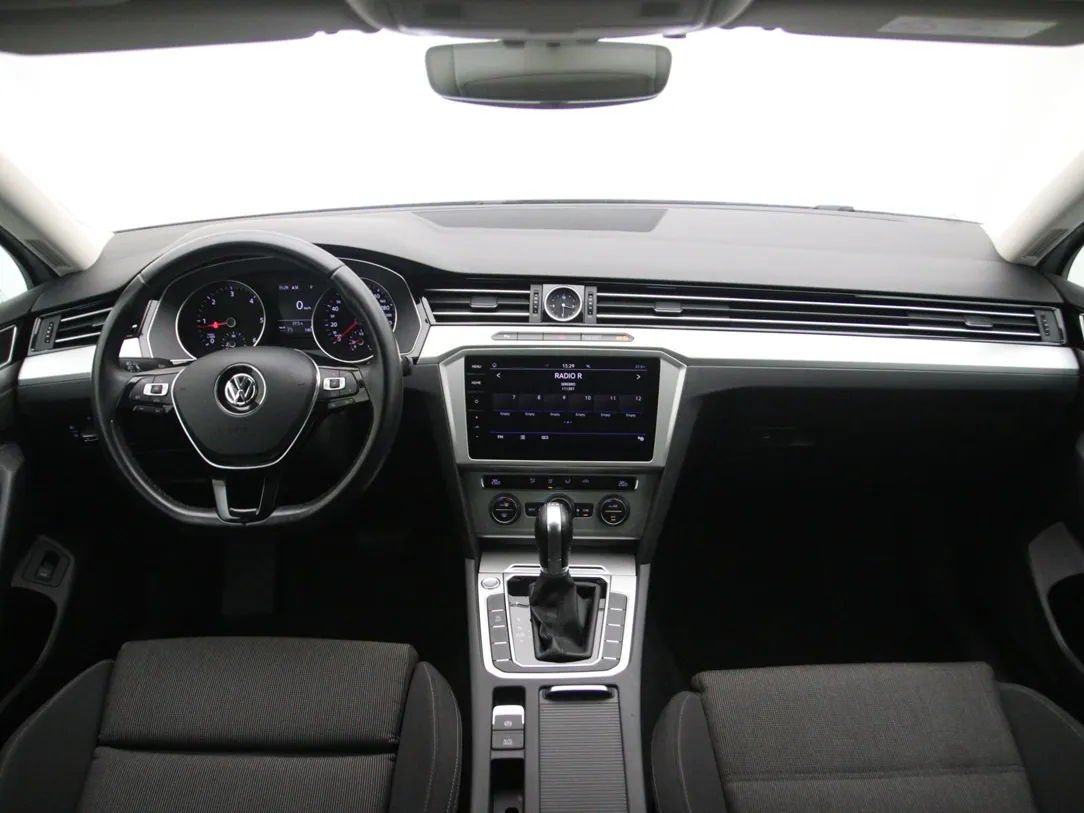 VOLKSWAGEN PASSAT B8 Comfortline Business