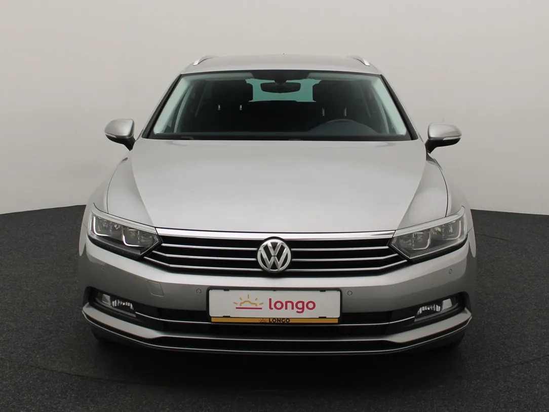 VOLKSWAGEN PASSAT B8 Connected Series