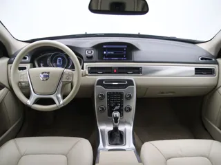 VOLVO XC70 Momentum