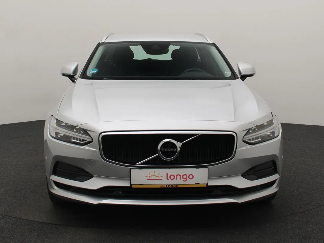 VOLVO V90 Momentum