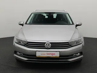 VOLKSWAGEN PASSAT B8 Connected Series