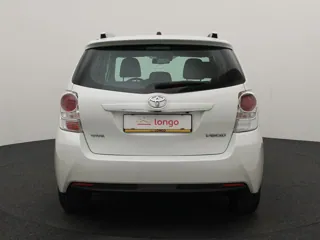 TOYOTA VERSO Active