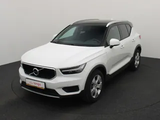 VOLVO XC40 Momentum