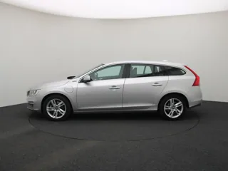 VOLVO V60 Momentum