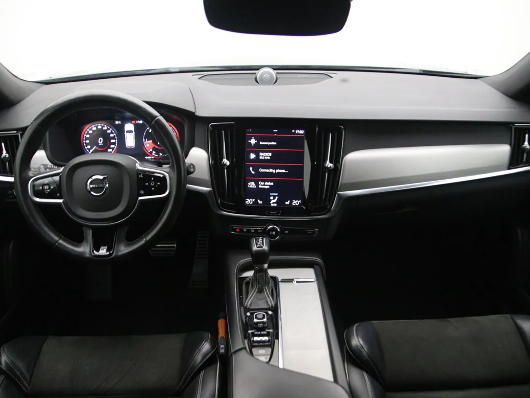 VOLVO V90 R-Design
