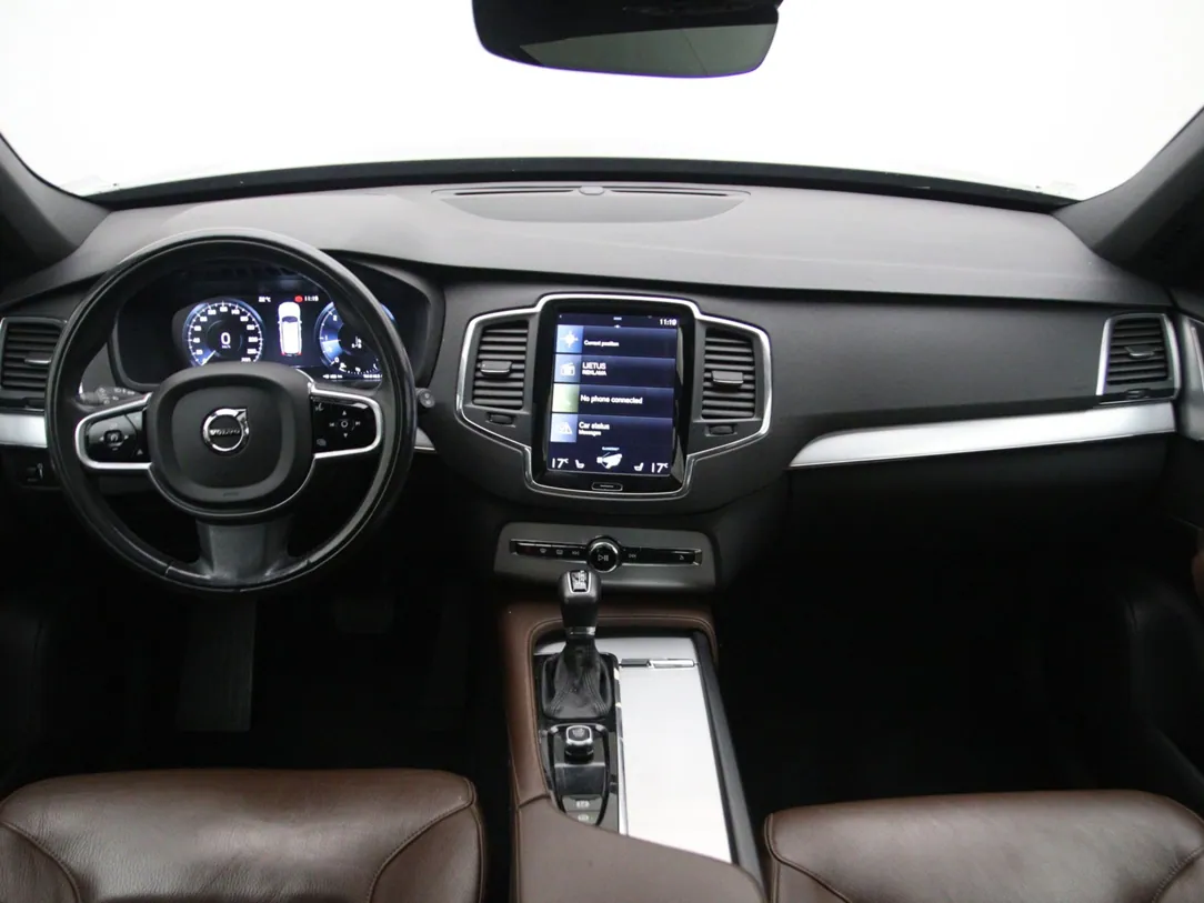 VOLVO XC90 Momentum
