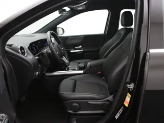 MERCEDES BENZ B180 Launch Edition