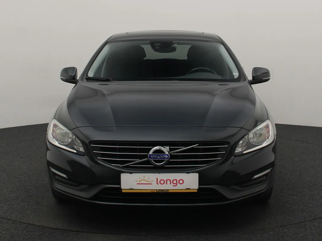 VOLVO V60 Momentum
