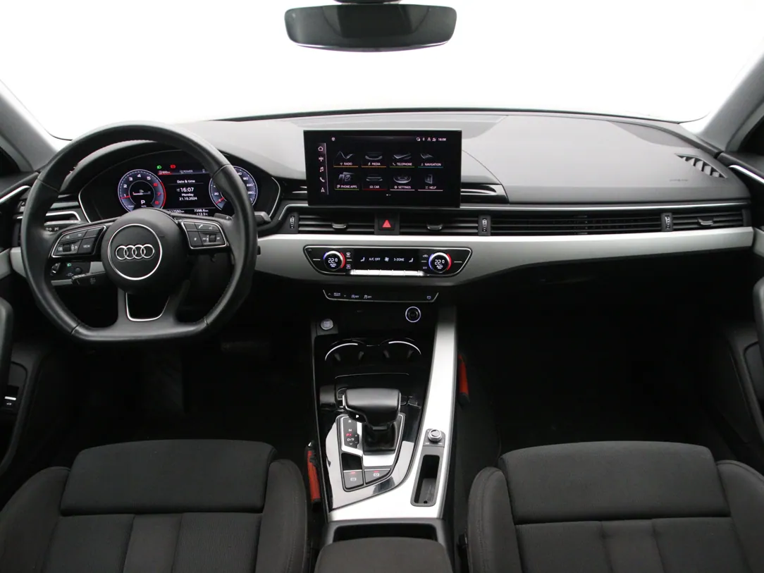 AUDI A4 MHEV Launch Edition Business