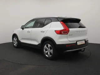 VOLVO XC40 Momentum